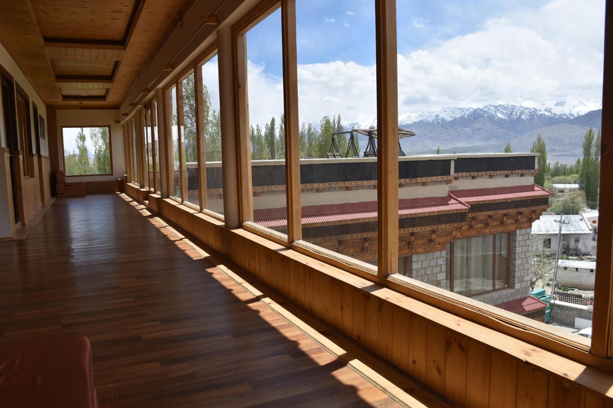 Hotel Chantsa Leh Exterior photo