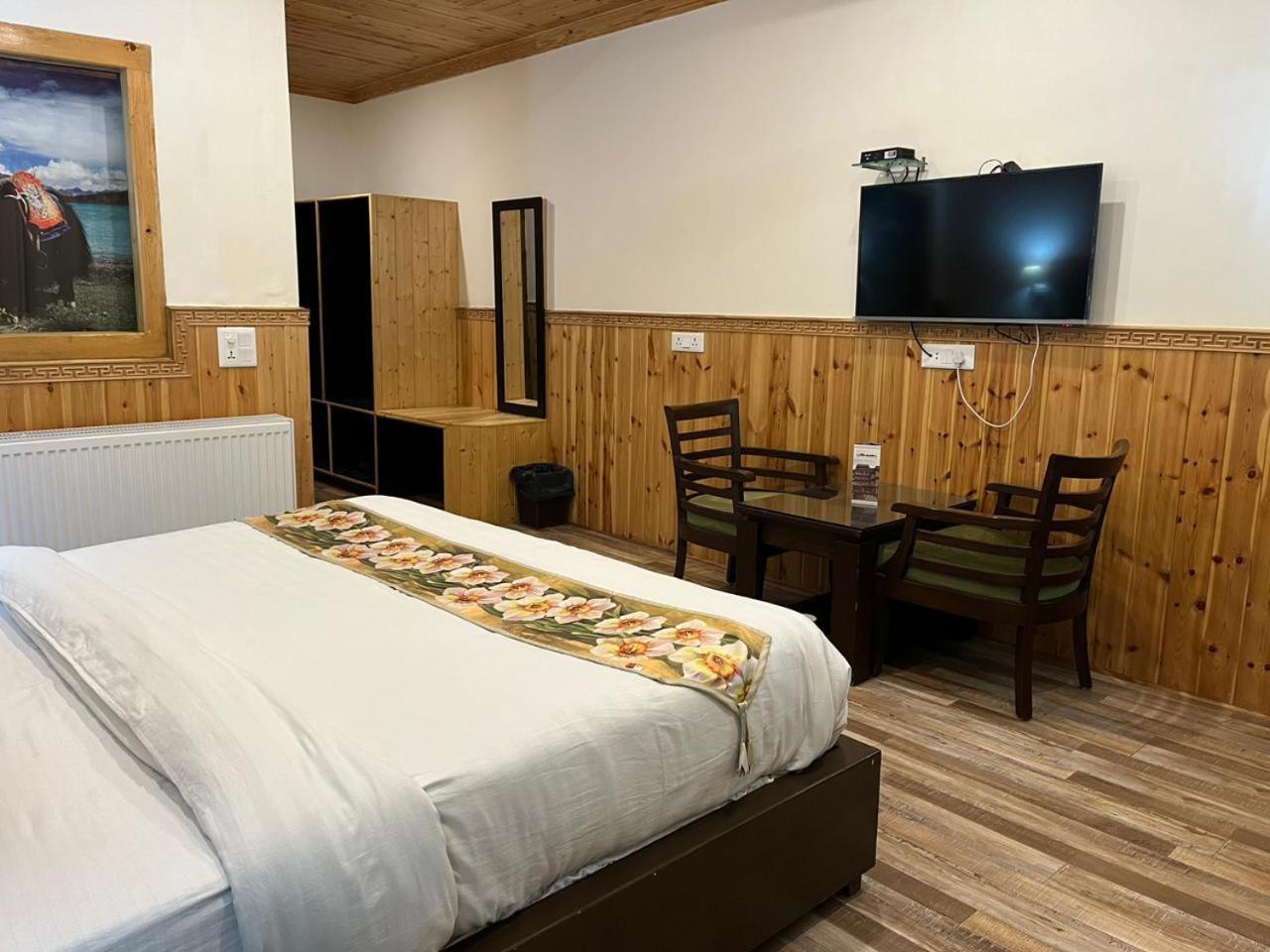 Hotel Chantsa Leh Exterior photo